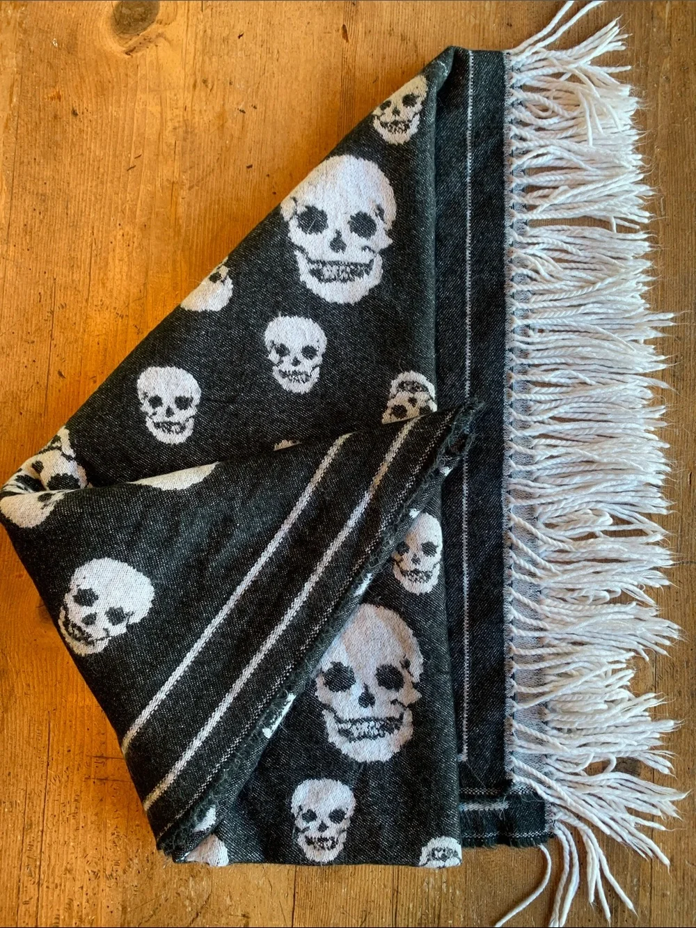 Magaschoni Skull Pattern Fringe Throw Blanket - Black & White Accent Throw